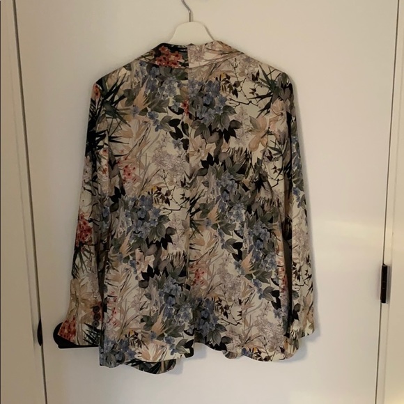 Zara Blazer - Picture 2 of 3